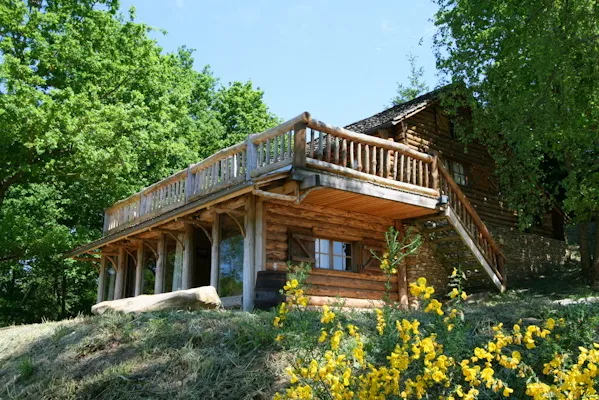 Chalet canadien extérieur