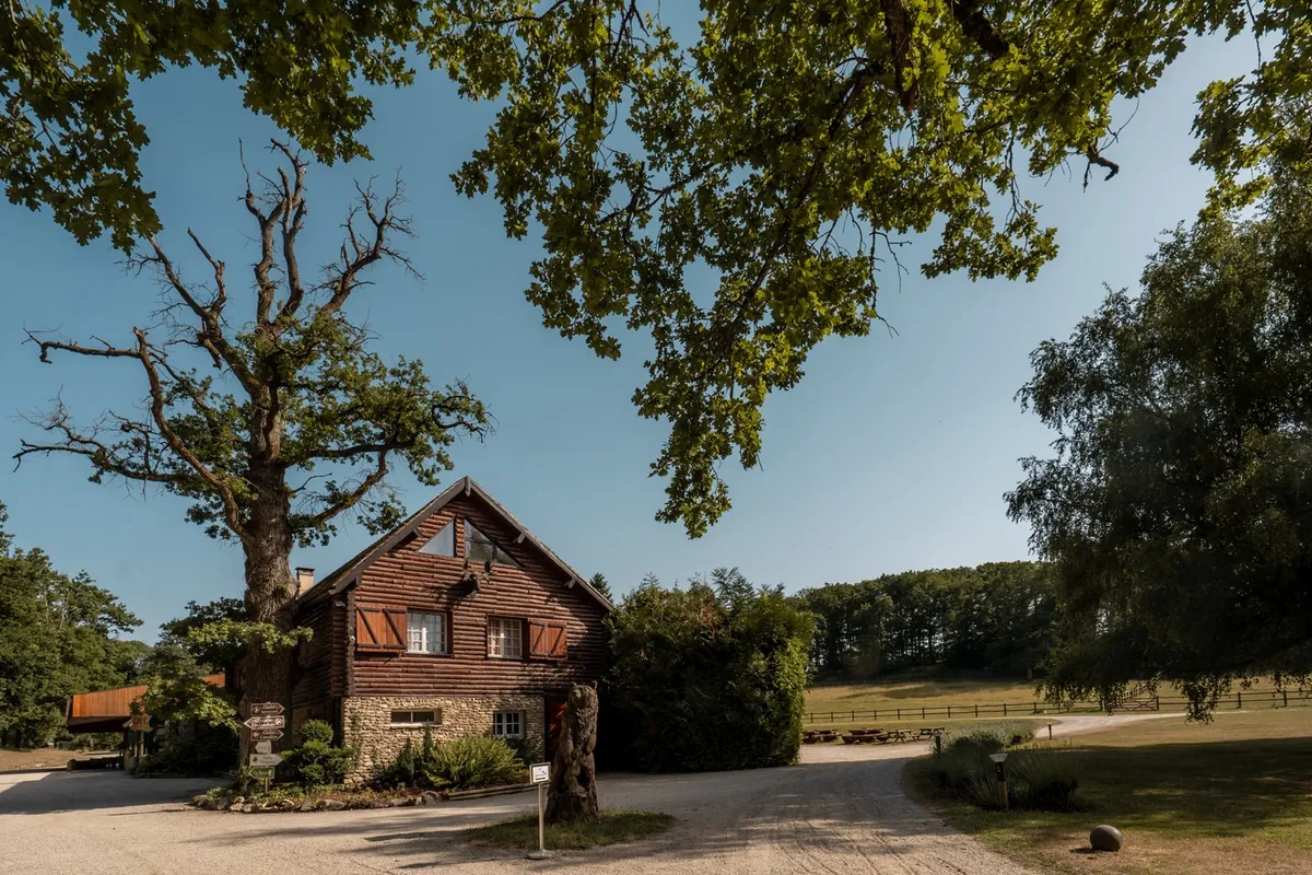 Lodge de l'extérieur