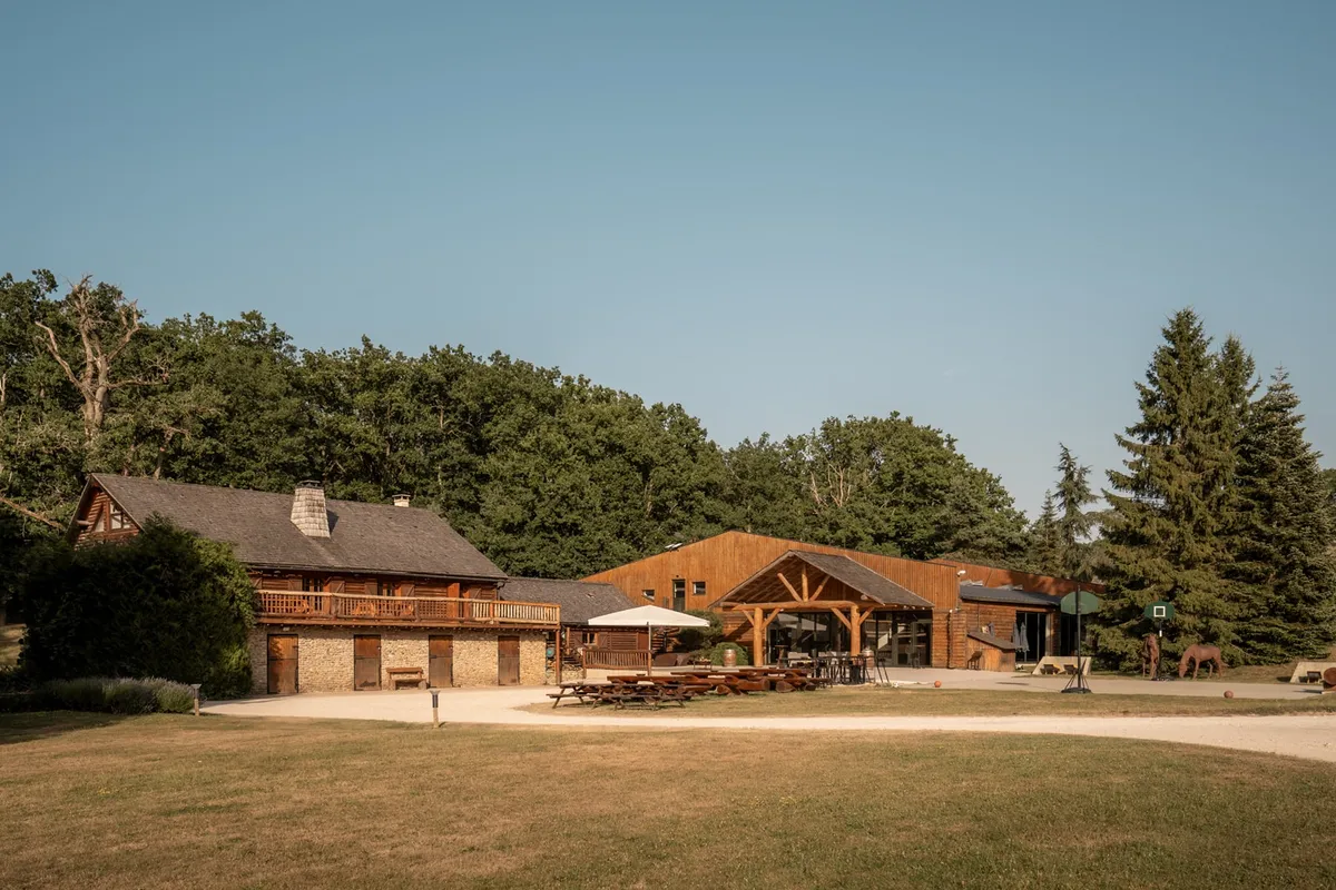 Salle Sequoia et Lodge Extérieur